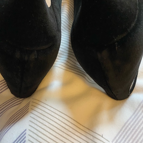 Valentino Garavani Black Velvet Pumps With PVC Trim. - Picture 8 of 9